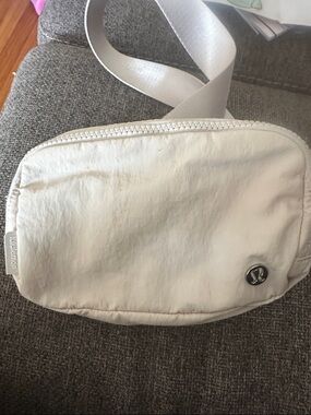 lululemon athletica Small Crossbody Bag in Off-White